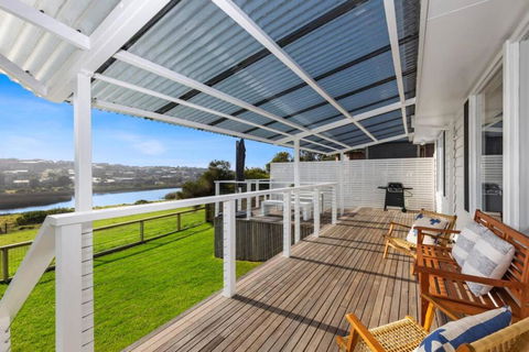 SALTWATER HOUSE - Opposite The Beach And Views Over The Lake! - Hotels Melbourne 1