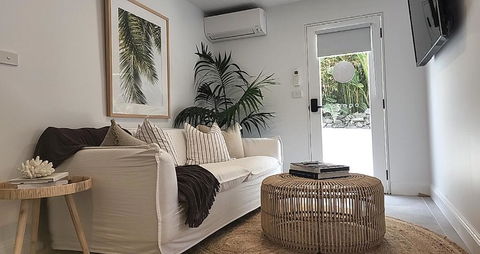SALTY PALMS -Seaside Studio Apartment - Hotels Melbourne 3