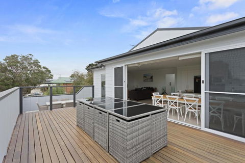 Sanctuary Lodge By Ready Set Stay - BYO LINEN & TOWELS - Hotels Melbourne 0