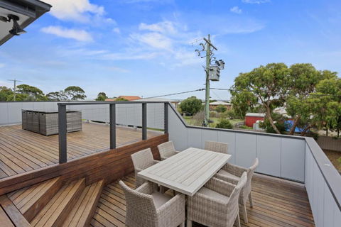 Sanctuary Lodge By Ready Set Stay - BYO LINEN & TOWELS - Hotels Melbourne 3