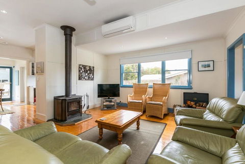 Sand Surf And Sunshine - Hotels Melbourne 2