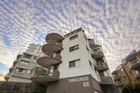Sandalwood Unit 1 66 Lower Gay Tce - Hotels Melbourne 0