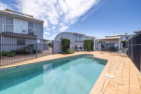 Sandcastles 4 -8 Ala Moana Way - Hotels Melbourne 0