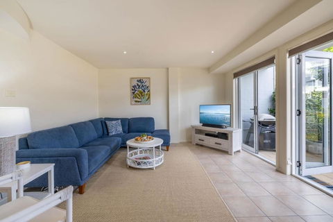 Sandcastles 4 -8 Ala Moana Way - Hotels Melbourne 2