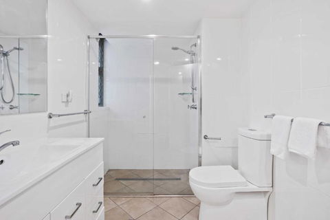 Sandown - Hosted By Burleigh Letting - Hotels Melbourne 1
