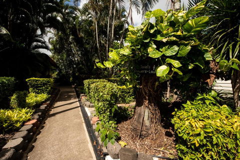 Sarina Palms Caravan And Cabins Village - Hotels Melbourne 2