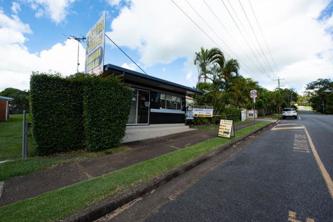 Sarina Palms Caravan And Cabins Village - Hotels Melbourne 1