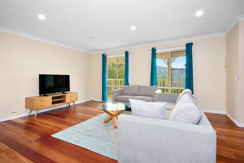 Spacious 3BR Family Haven In Upper Ferntree Gully - Hotels Melbourne 1