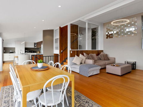 Spectacular Views - 2 Bedroom House - Hotels Melbourne 3