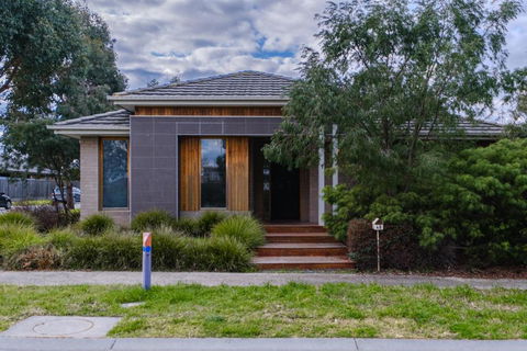 Superior 4br2ba Home In Greenvale - Hotels Melbourne 0