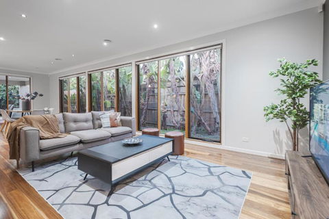 Superior 4br2ba Home In Greenvale - Hotels Melbourne 1