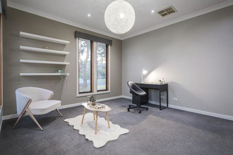 Superior 4br2ba Home In Greenvale - Hotels Melbourne 3