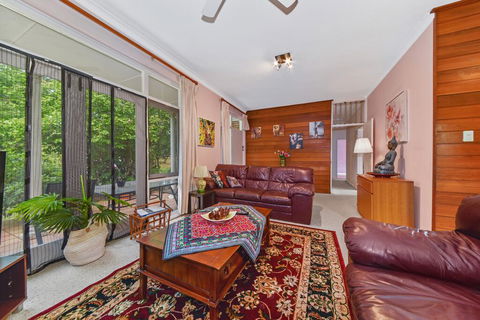 BEAUTIFUL HOLIDAY HOME CLOSE TO KU-RING-GAI CHASE NNT328 - Hotels Melbourne 0