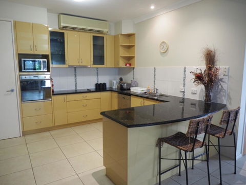 Bed And Breakfast With Airport Transfers And Rental Car - Hotels Melbourne 1
