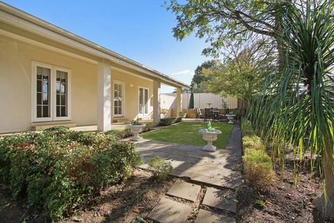 Bella House - Hotels Melbourne 3