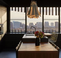 Birdcage Penthouse Luxury Melbourne Ultra Modern Industrial Chic - Hotels Melbourne