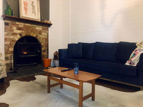 Blue Duck Cottage, Village Comfort, Fireplace - Hotels Melbourne 1