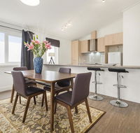 Blue Rosella on Piper - Hotels Melbourne