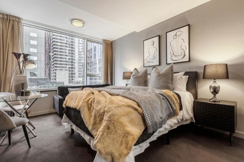 Whimsical Old World Charm In Downtown Melbourne - Hotels Melbourne 0