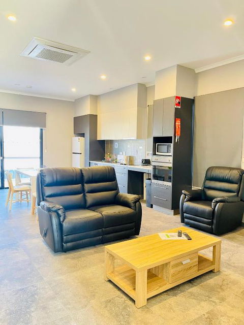 Berrimah Cozy Retreat - Hotels Melbourne 4