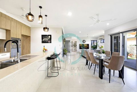 Zenhouse: Prestigous 4-BR Display Home In Muirhead - Hotels Melbourne 0