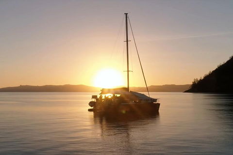 2-Night Whitsunday Islands All-Inclusive Sailing Tour From Airlie Beach - Hotels Melbourne 0
