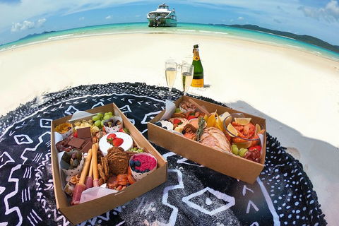 Reef & Whitehaven Landing - Hotels Melbourne 2