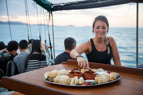 Fly & Sail Package (With Providence) - Hotels Melbourne 0