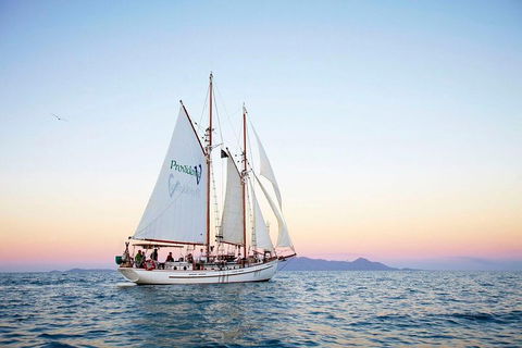 Fly & Sail Package (With Providence) - Hotels Melbourne 1