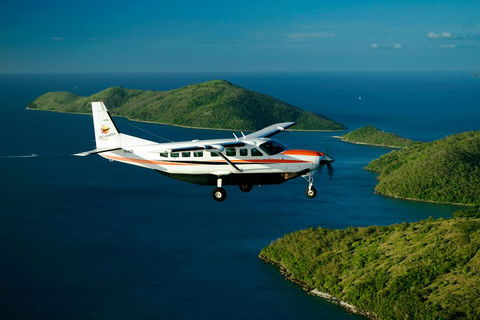 Reef And Island Scenic Flight From Airlie Beach - Hotels Melbourne 3