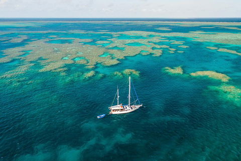 3 Day Whitsundays Sailing And Diving Adventure: Kiana - Hotels Melbourne 1
