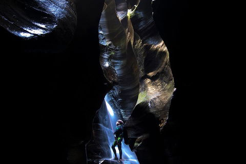 Full-Day Canyoning Experience At Stunning Empress Canyon - Hotels Melbourne 3